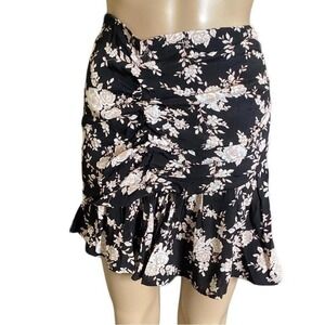 NWT Ever after black‎ flower print skirts size M